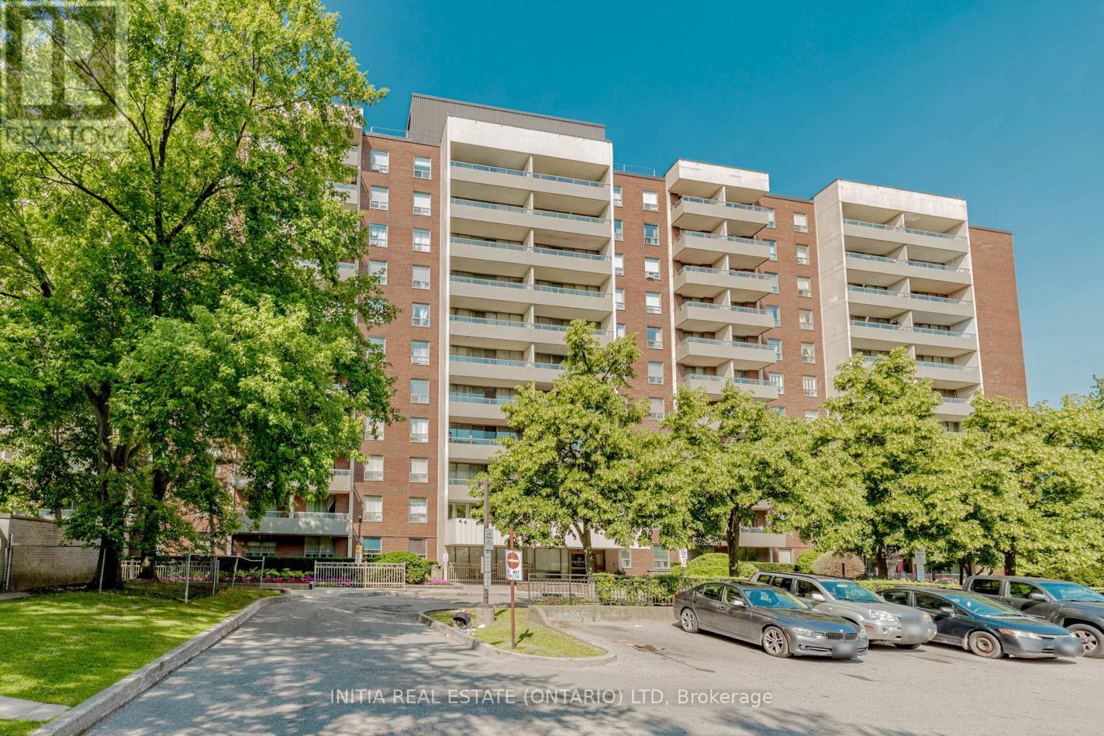 807 19 Four Winds Dr, Toronto, ON M3J 2S9