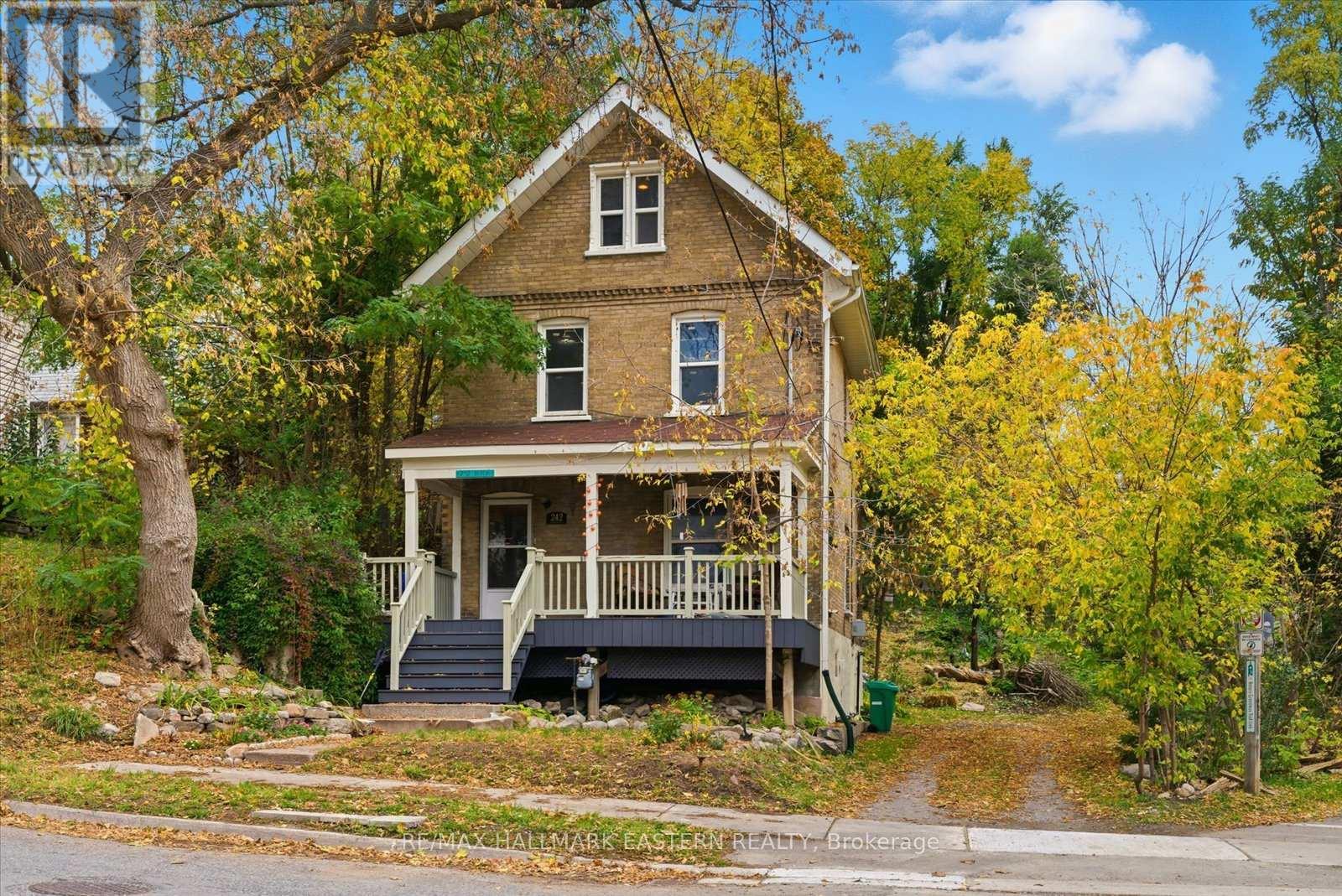 242 Dublin St Ward 3 St, Peterborough, ON K9H 3B8