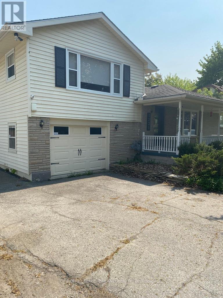1231 Sunningdale Rd E, London, ON N5X 4B1