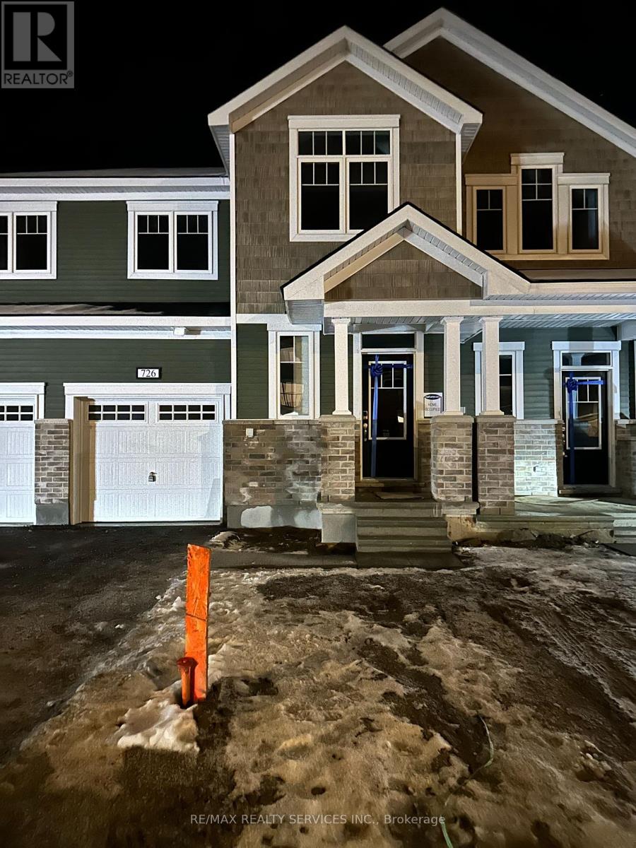 724 Rouncey Rd, Ottawa, ON K2S 1B6