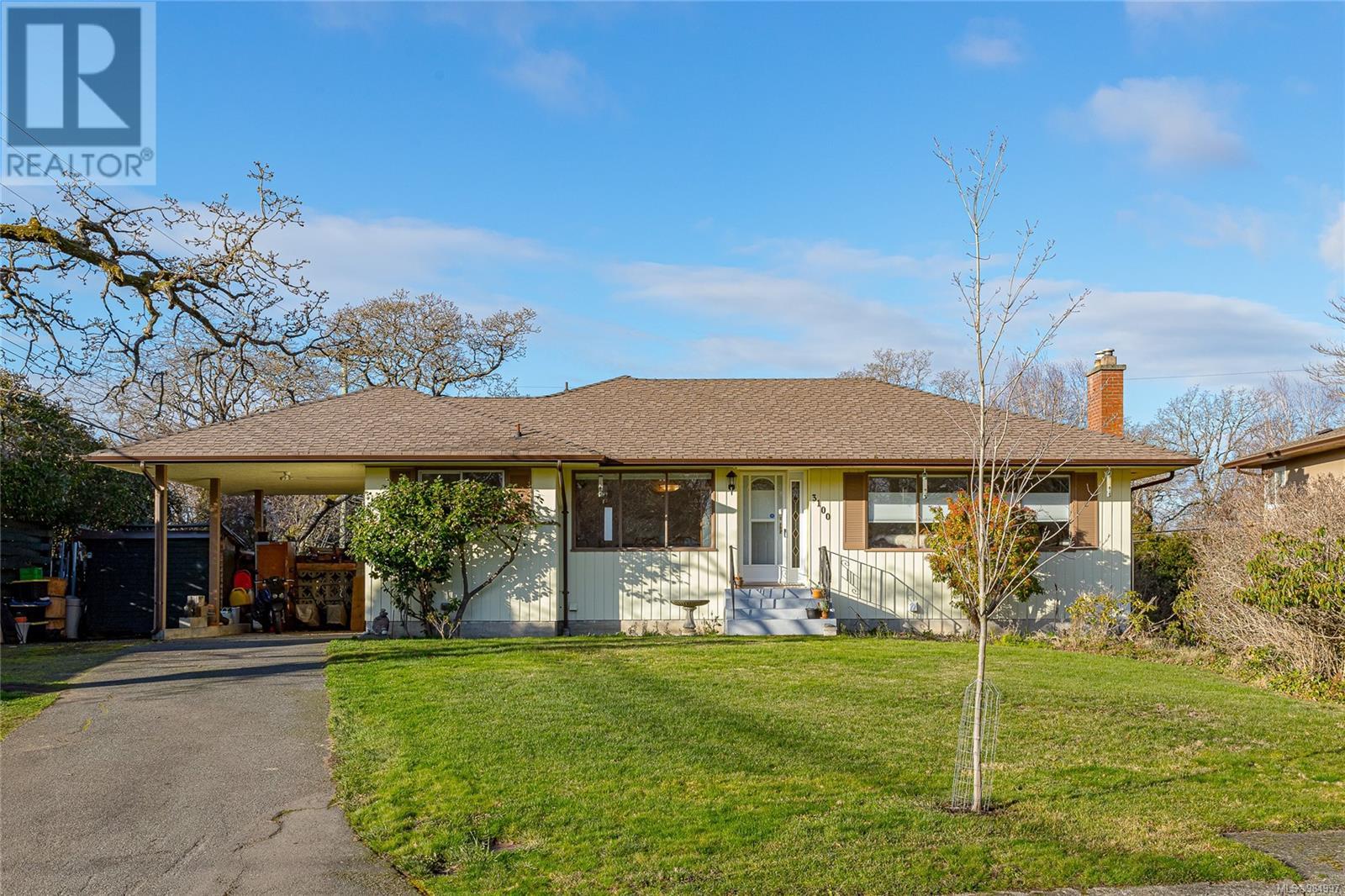 3100 Woodburn Ave, Oak Bay, BC V8P 5B7