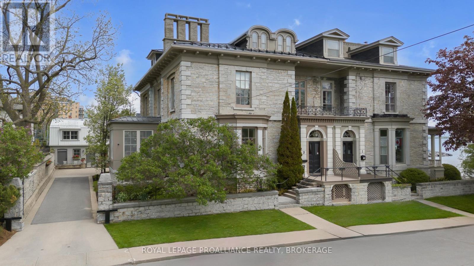 3 Emily St, Kingston, ON K7L 2W2