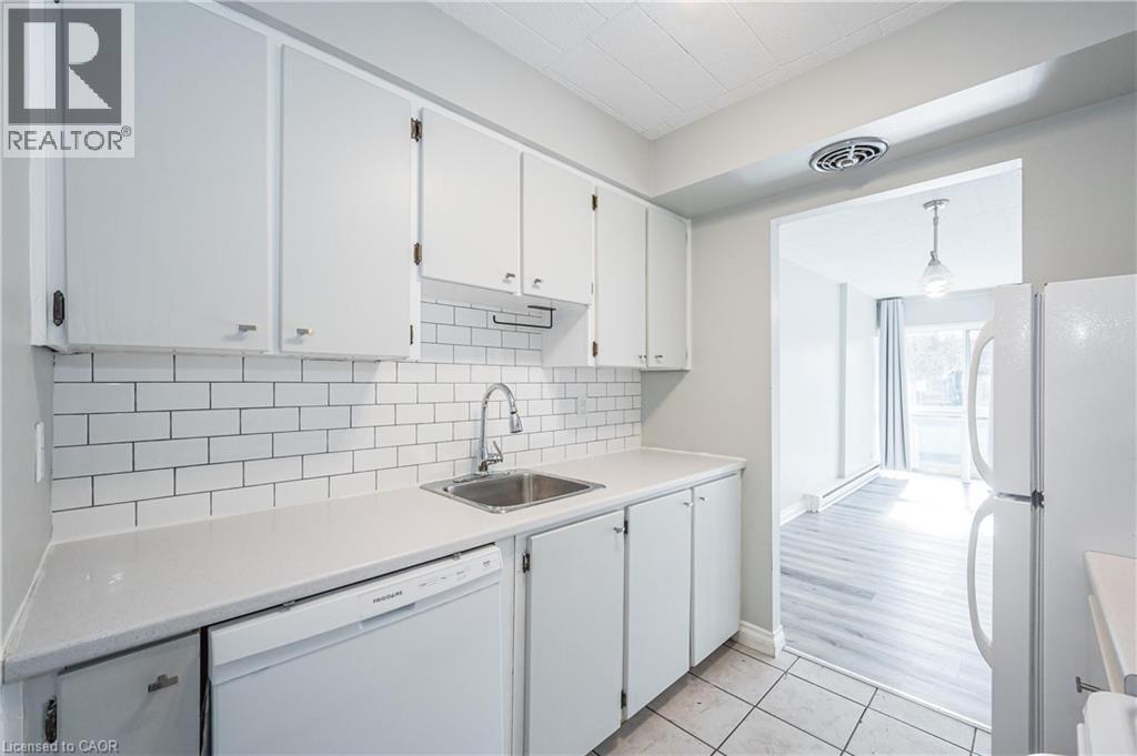 105 Conroy Crescent Unit 102, Guelph, ON N1G 2V5