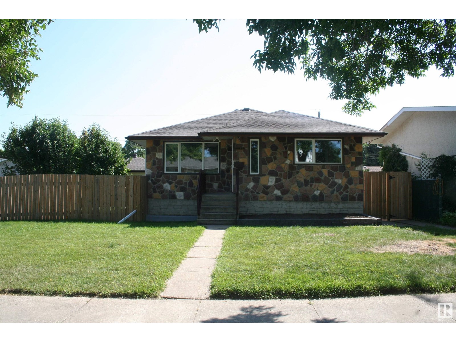 43 St Nw Unit 11823, Edmonton, AB T5W 2P3