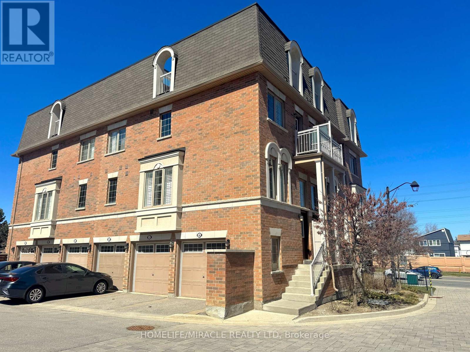 48 180 Howden Blvd, Brampton, ON L6S 0E6