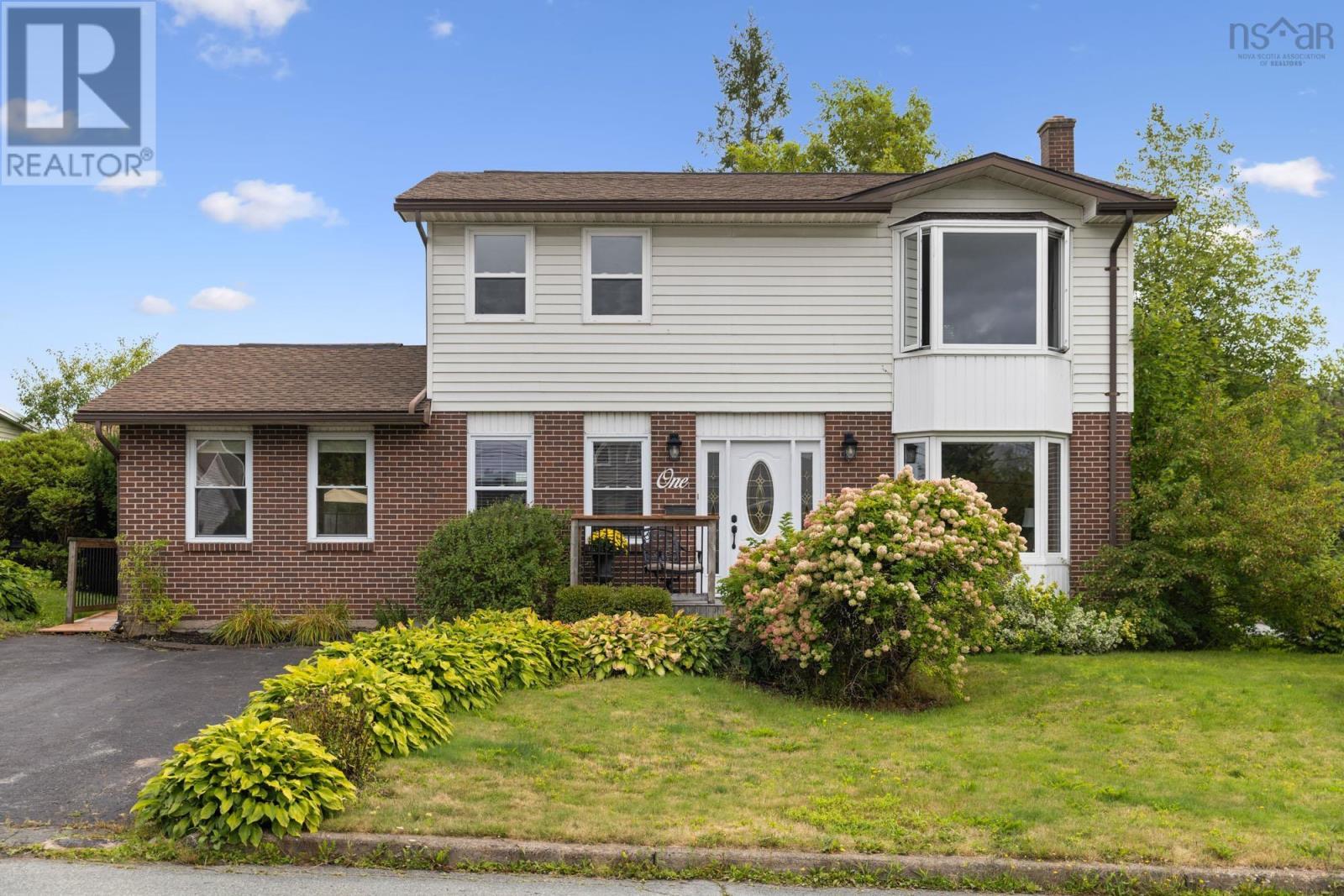 1 Hampshire Way, Cole Harbour, NS B2V 2A3