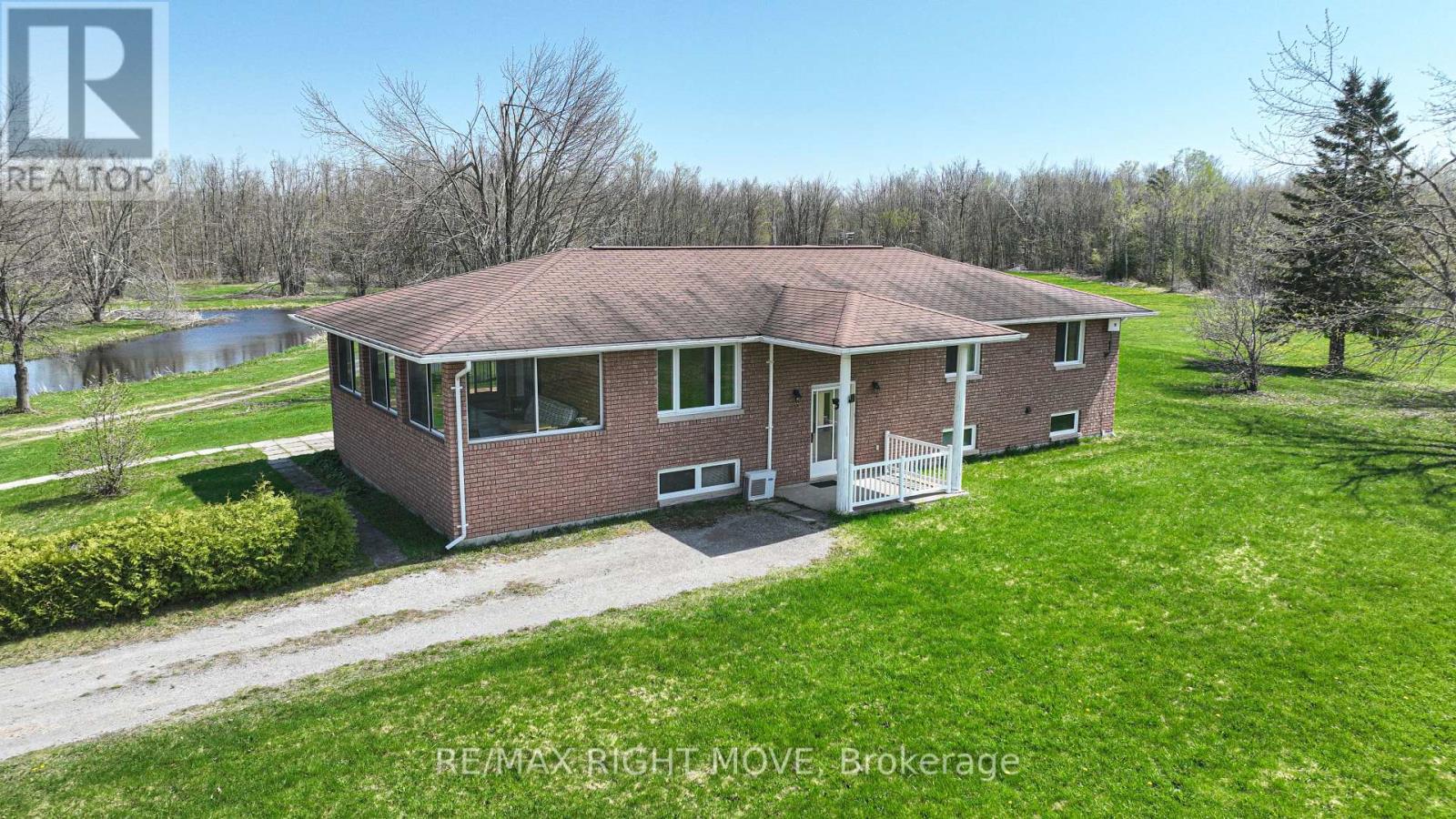 2723 Monck Rd, Ramara, ON L3V 0P6