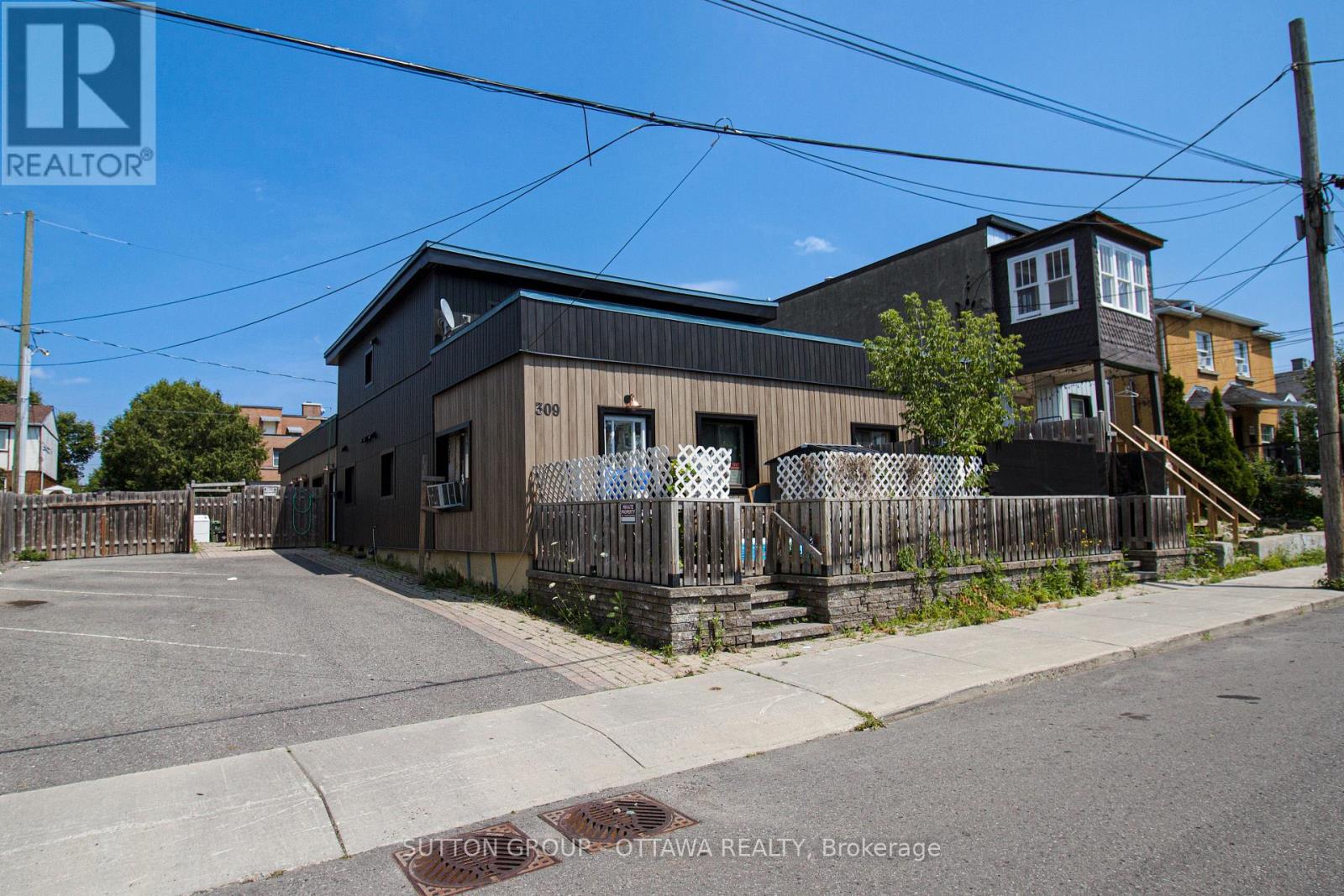 309 Cyr Ave, Ottawa, ON K1L 7N6