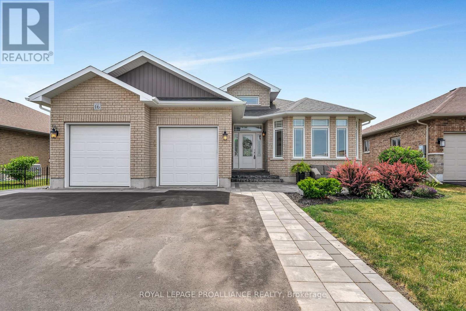 16 Hummingbird Dr, Belleville, ON K8N 0H7