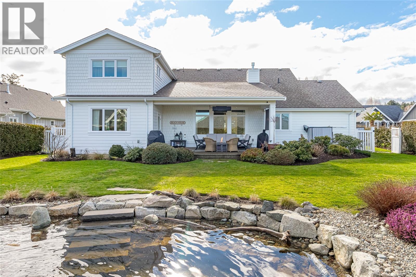 815 Bluffs Dr, Qualicum Beach, BC V9K 0A2