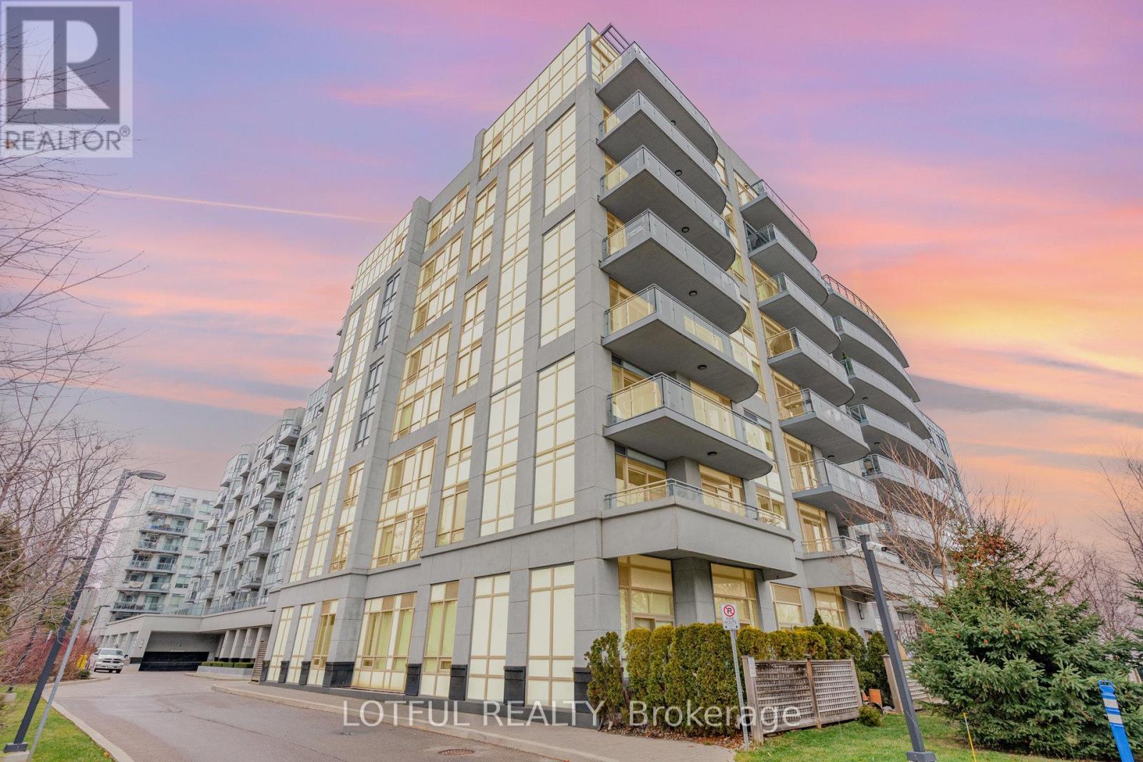 711 3500 Lakeshore Rd W, Oakville, ON L6L 0B4