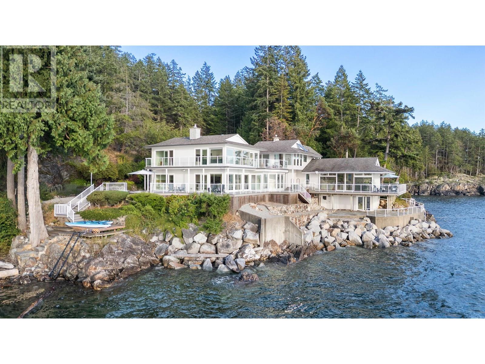 11113 Sunshine Coast Hwy, Halfmoon Bay, BC V7Z 1B9