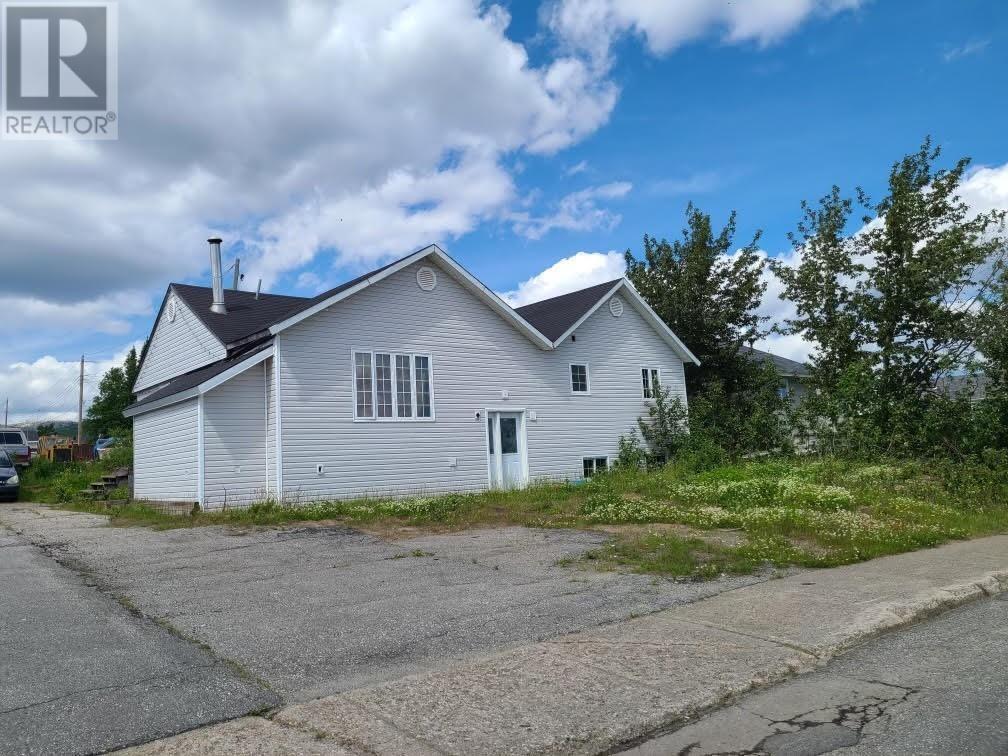 819 Retty St, Labrador City, NL A2V 1V4