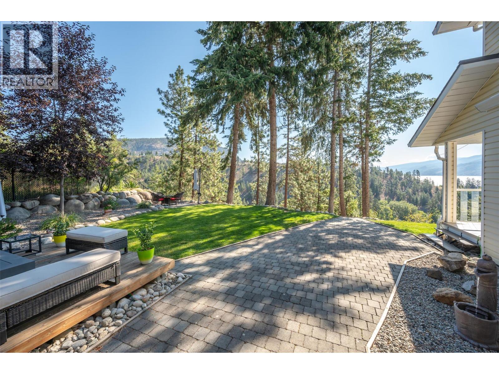 4123 Ponderosa Dr, Peachland, BC V0H 1X5