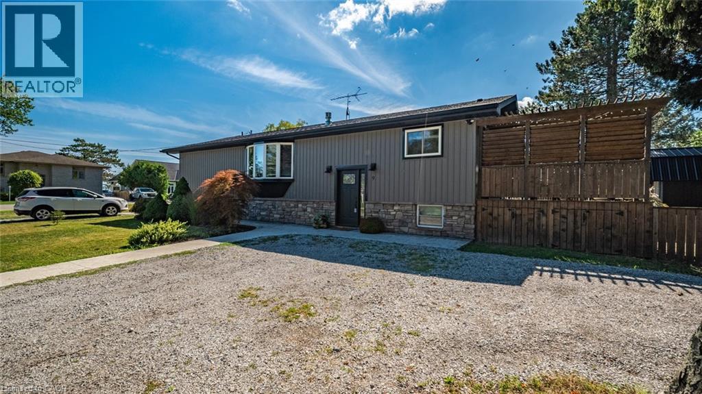 9 Kiwanis Ave, Norfolk County, ON N0A 1N2