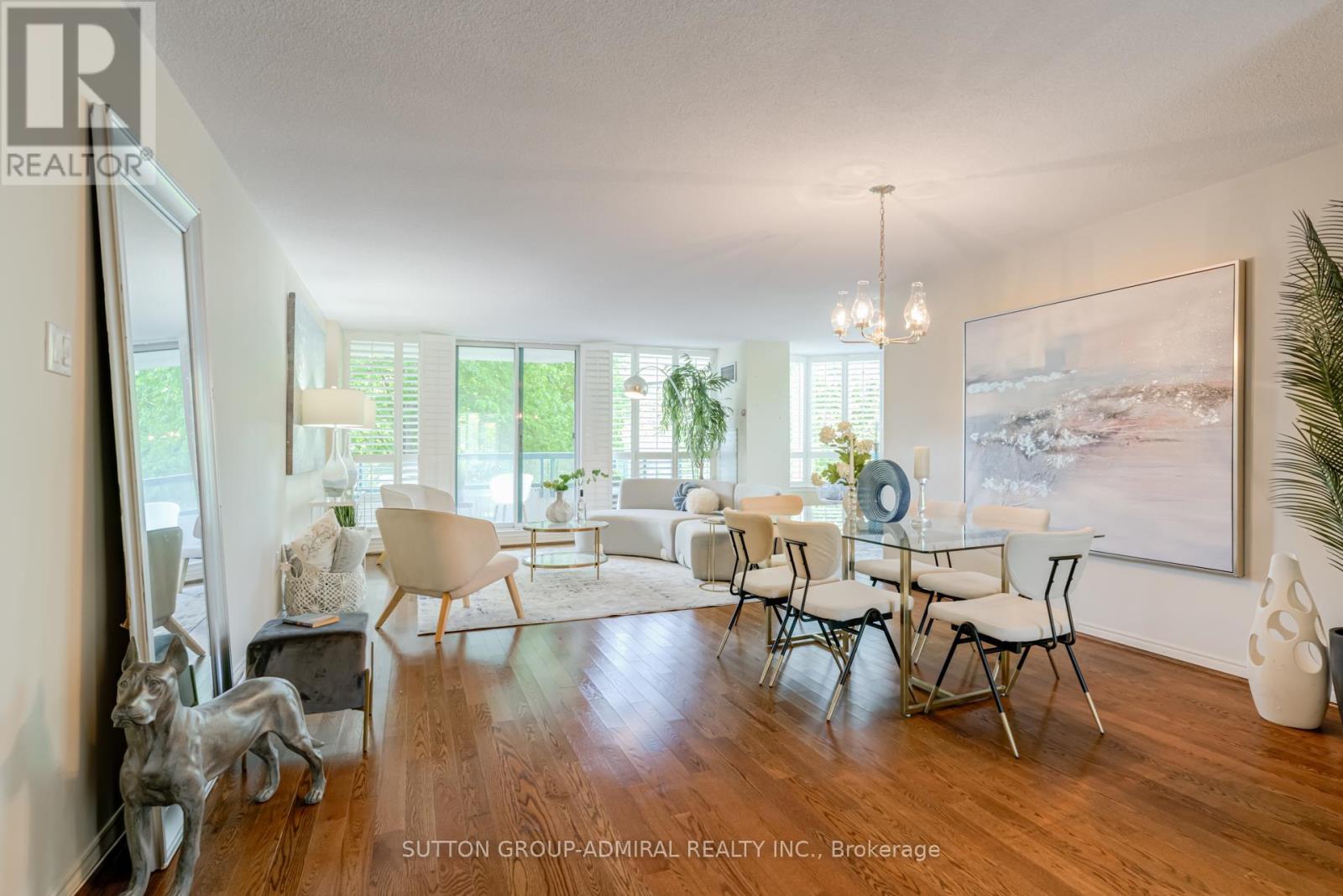 311 7250 Yonge St, Vaughan, ON L4J 7X1