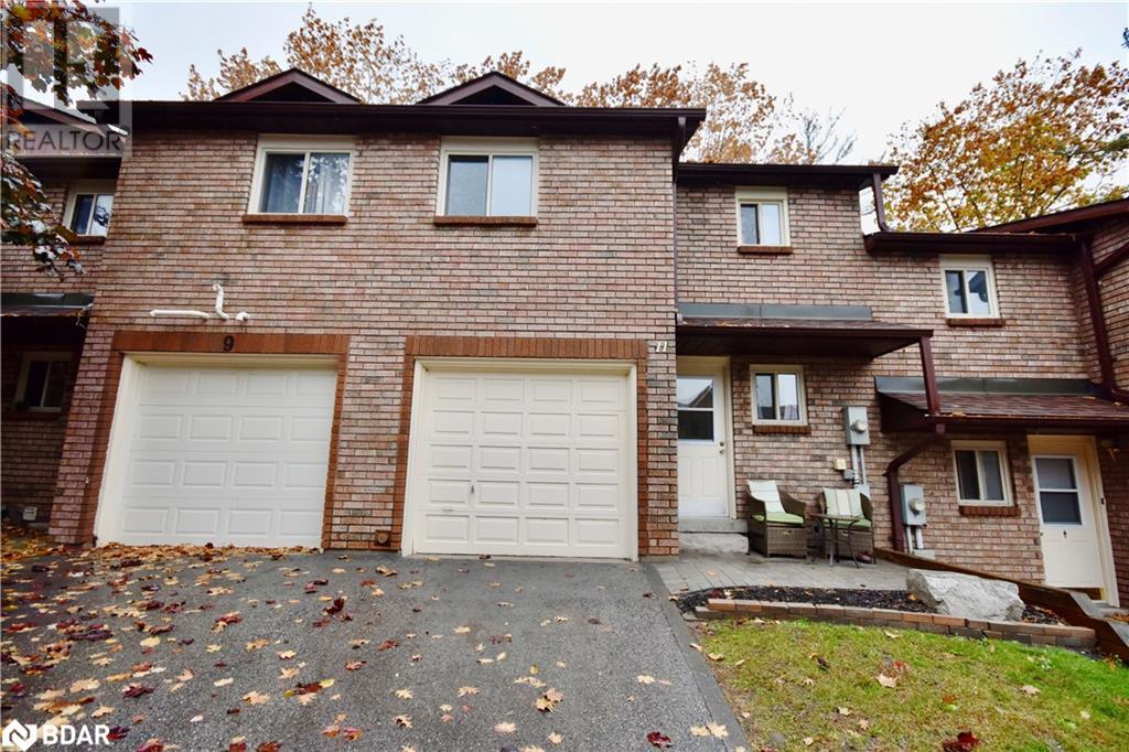 11 Pheasant Trl, Barrie, ON L4N 6W4