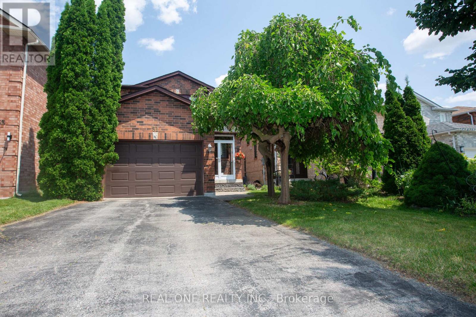 31 Cougar Ct, Richmond Hill Devonsleigh, ON L4S 1H7