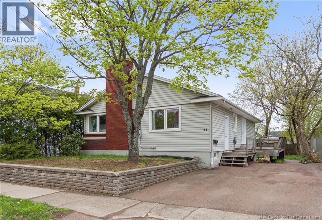 21 Reade St, Moncton, NB E1C 6S1