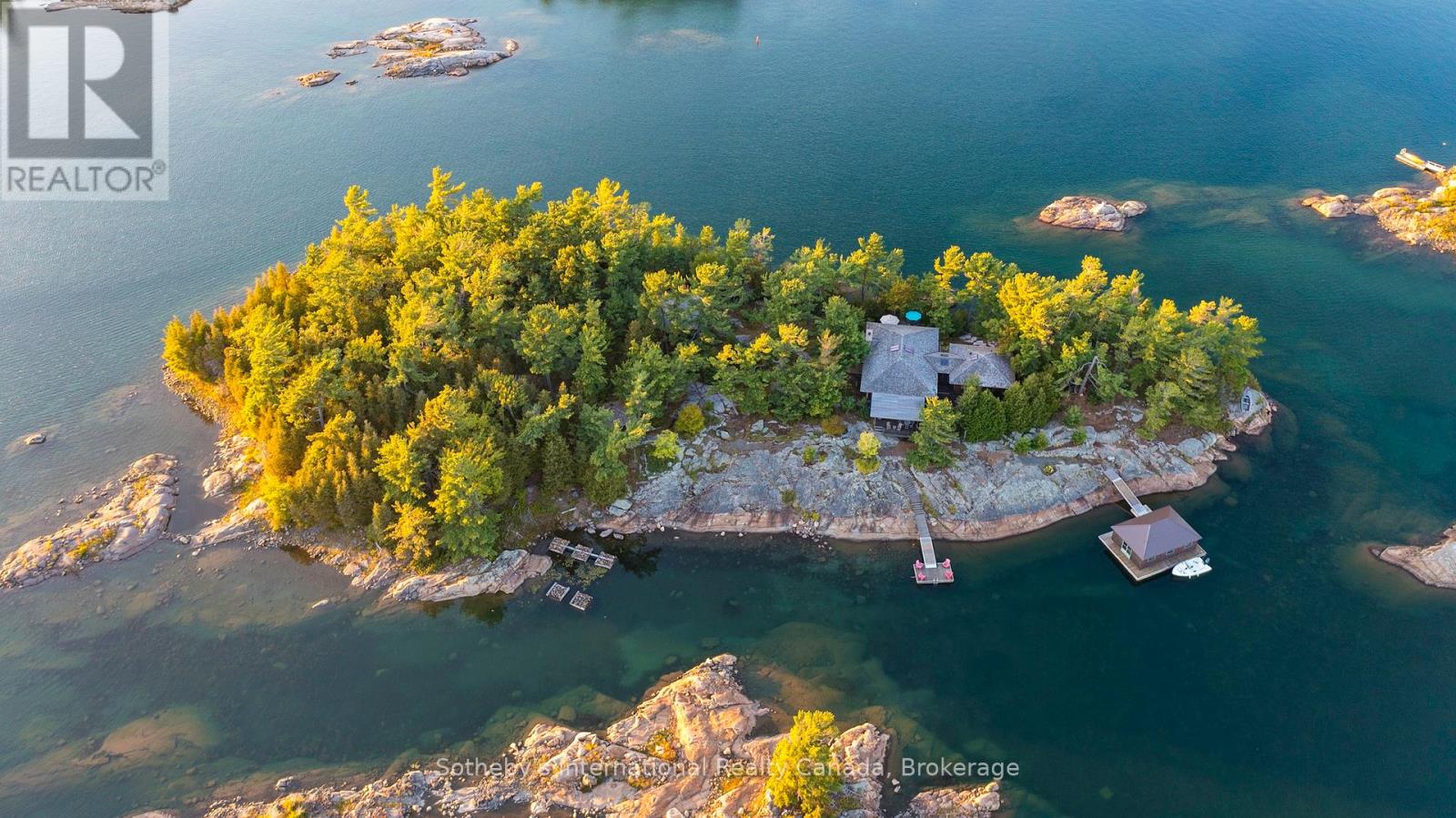 1 A266 Is, The Archipelago, ON P0G 1K0