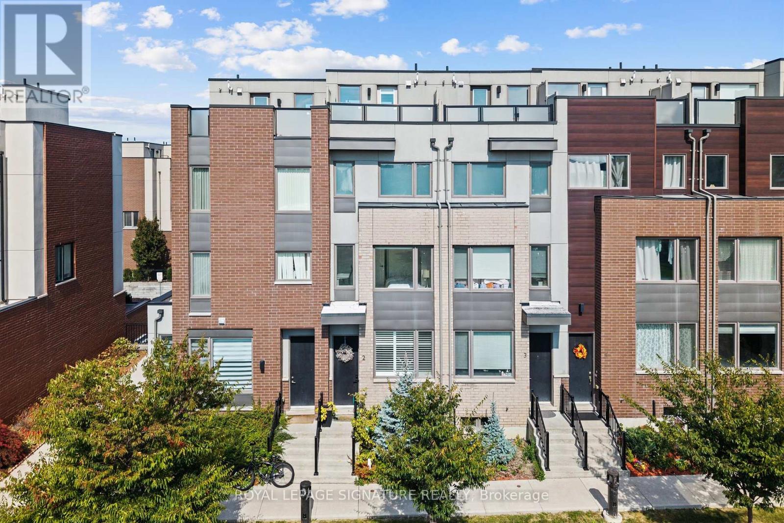 2 120 Frederick Tisdale Dr, Toronto, ON M3K 2B8