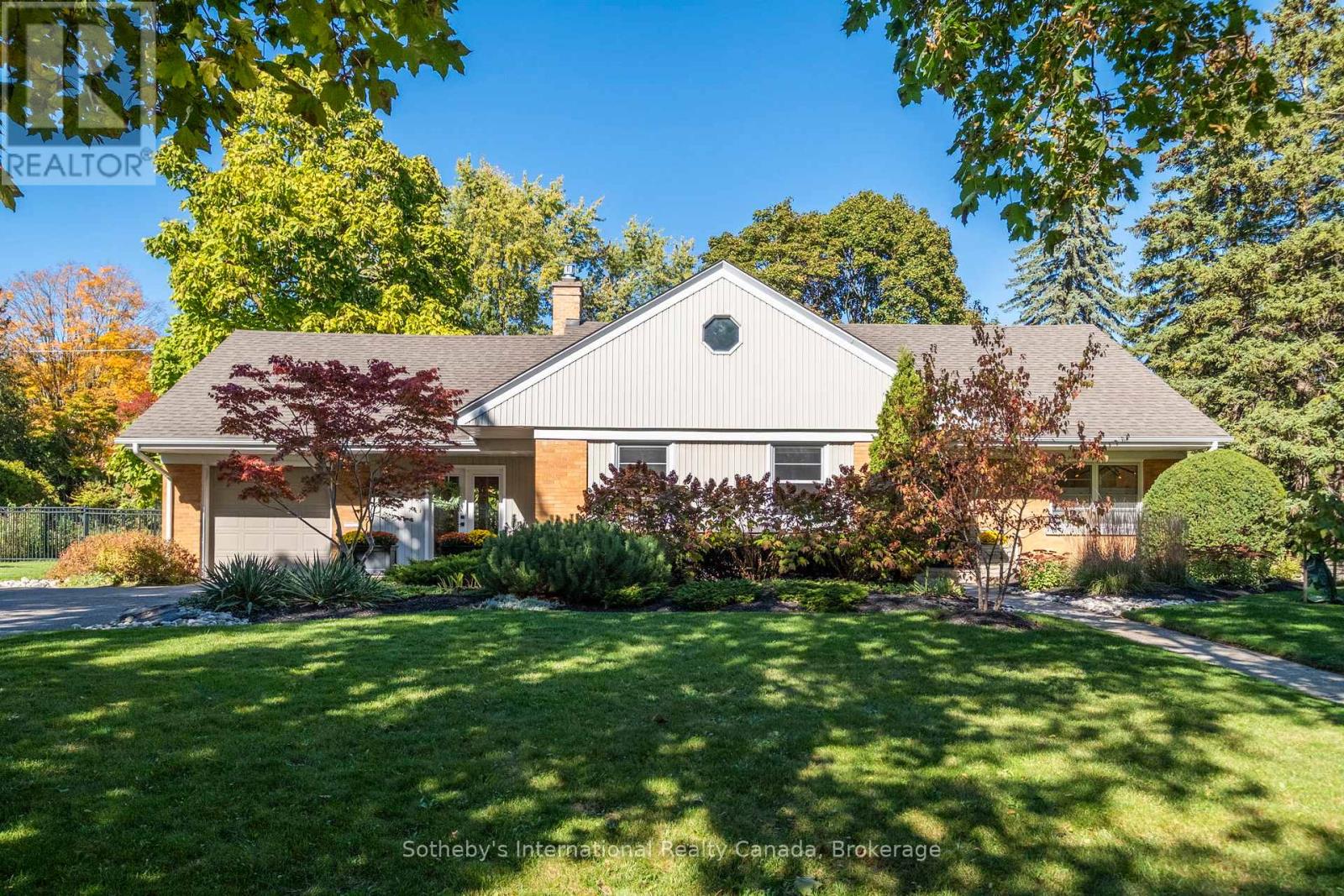 284 Union Blvd, Kitchener, ON N2M 2T1