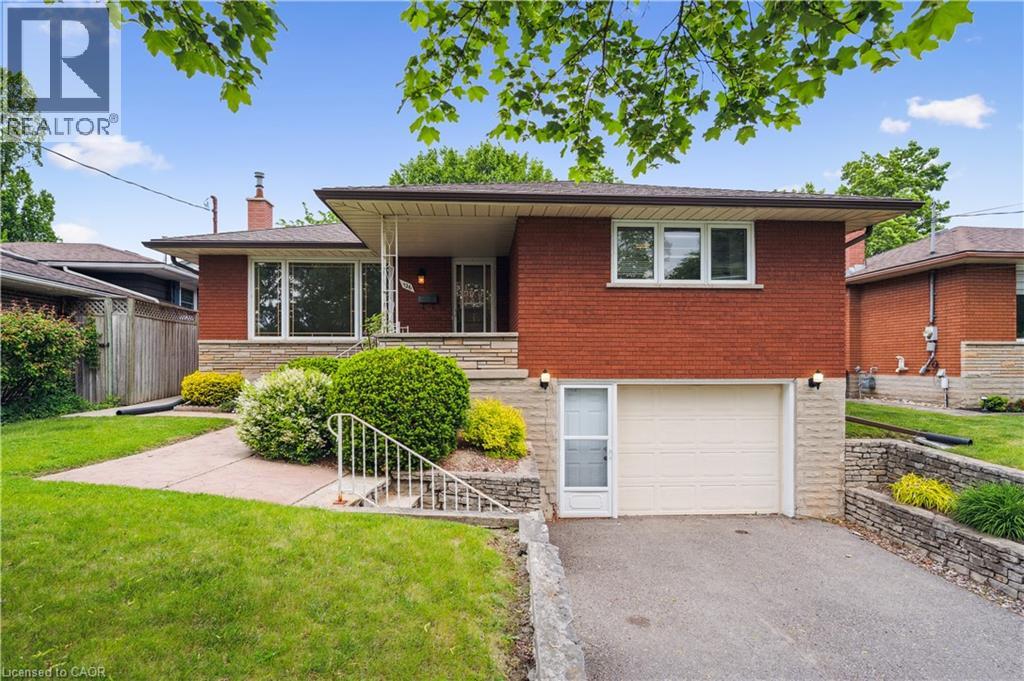 126 Elkington Dr, Kitchener, ON N2B 1S3