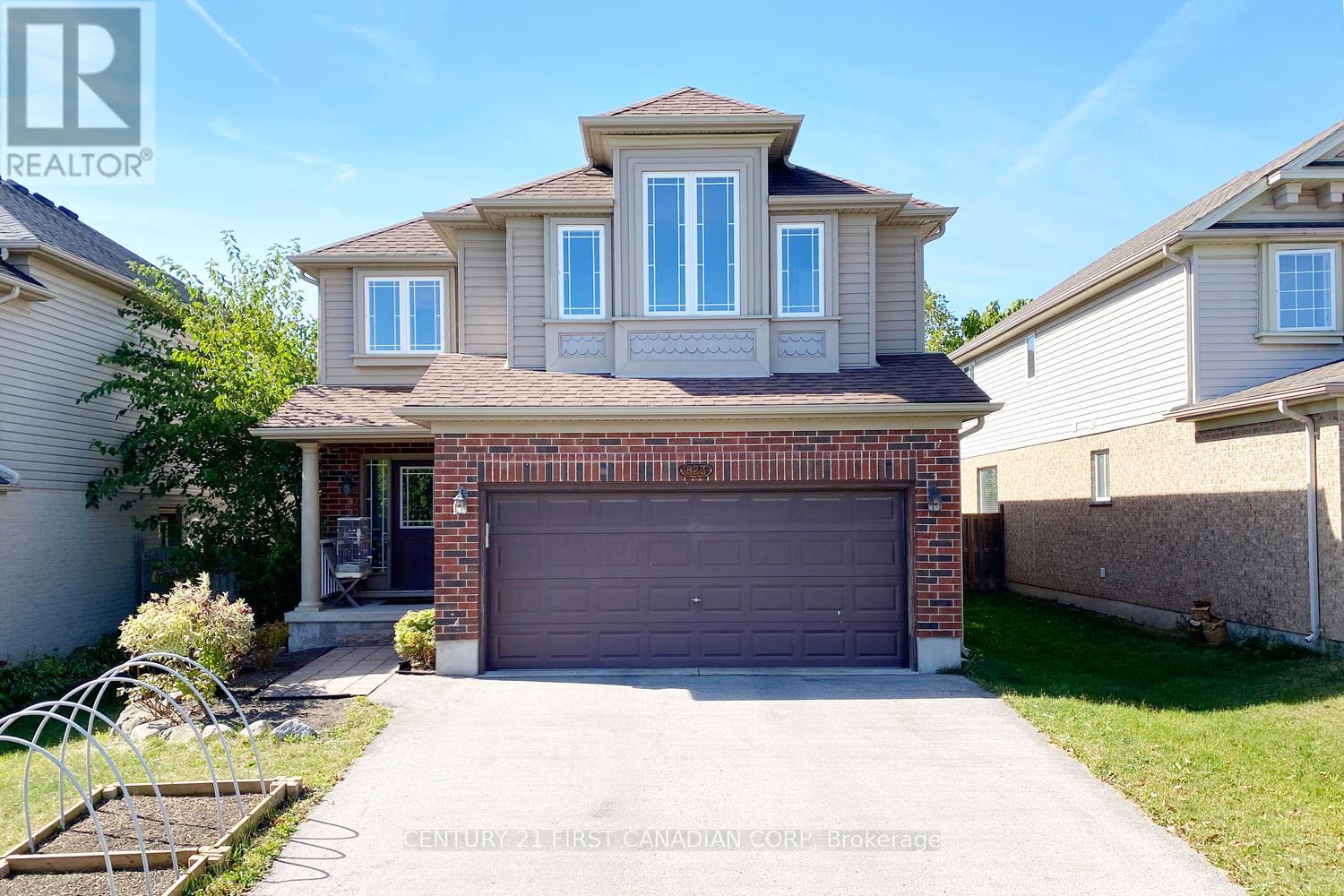 823 Oakcrossing Rd, London, ON N6H 0A4