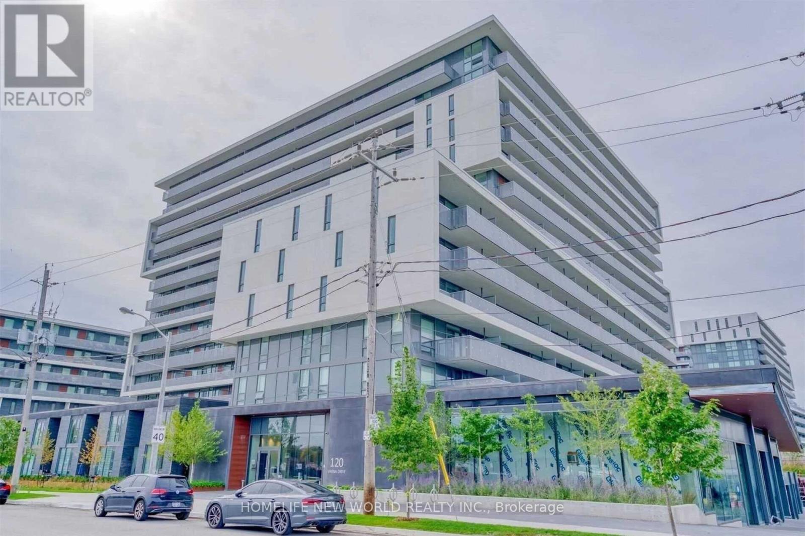 524 120 Varna Dr, Toronto, ON M6A 0B3