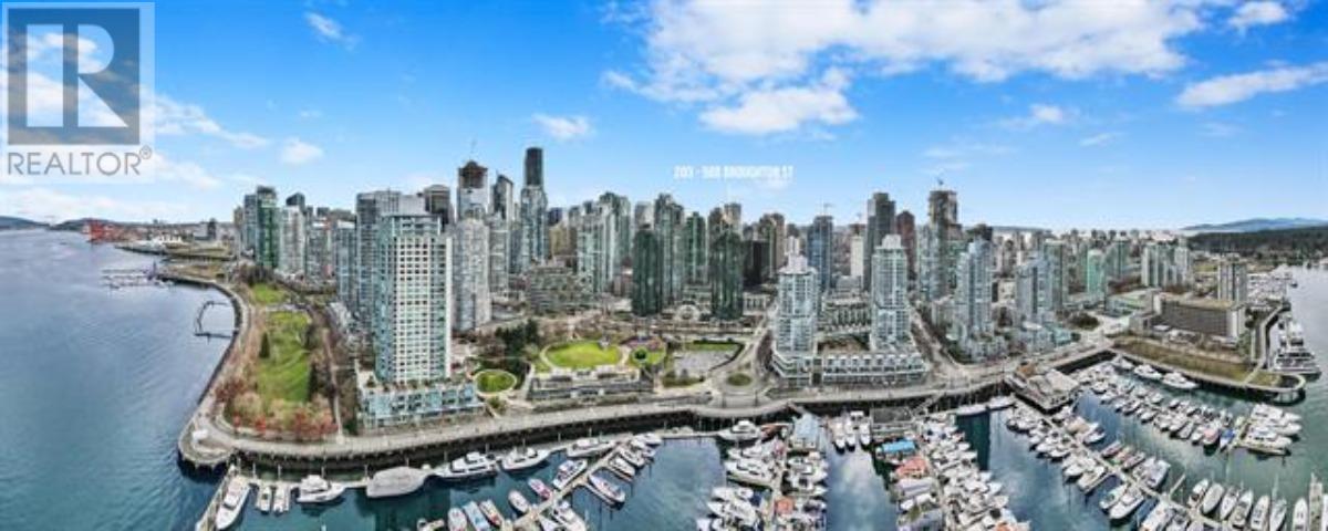 588 Broughton Street Unit 203, Vancouver, BC V6G 3E3