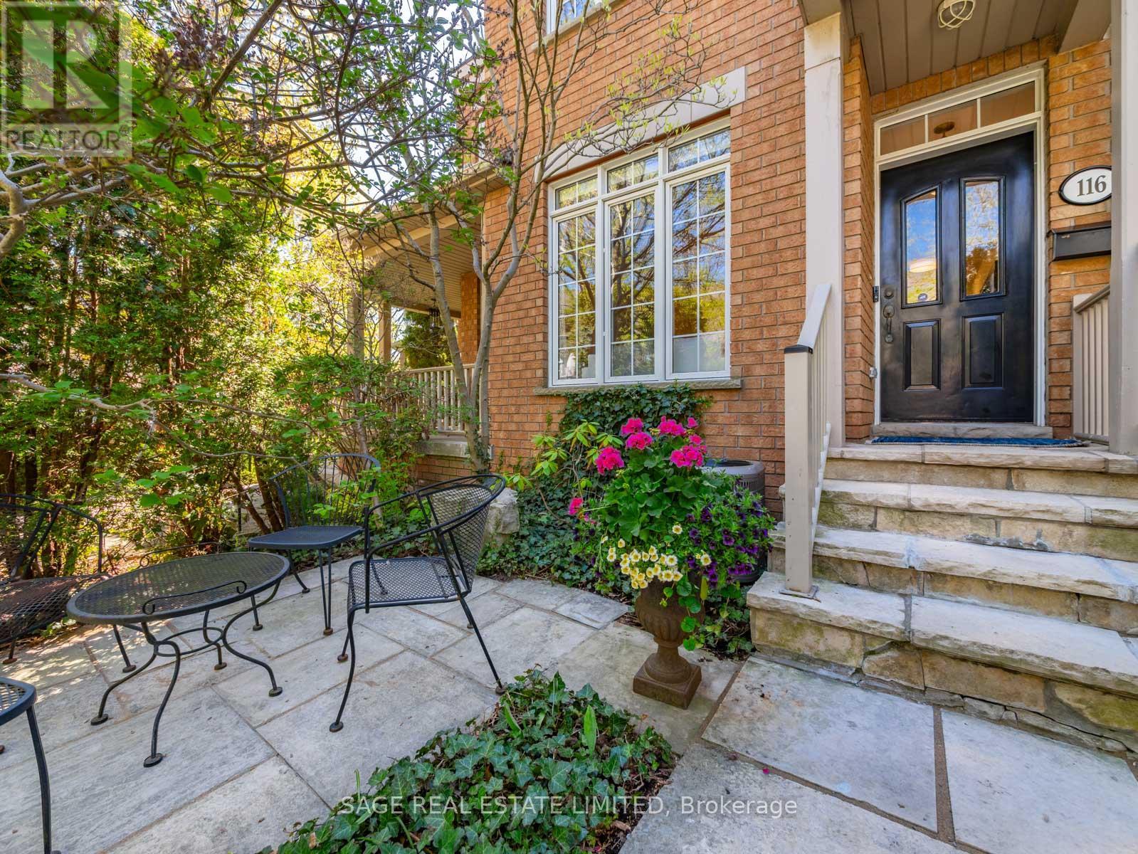 116 Boardwalk Dr, Toronto, ON M4L 3X4