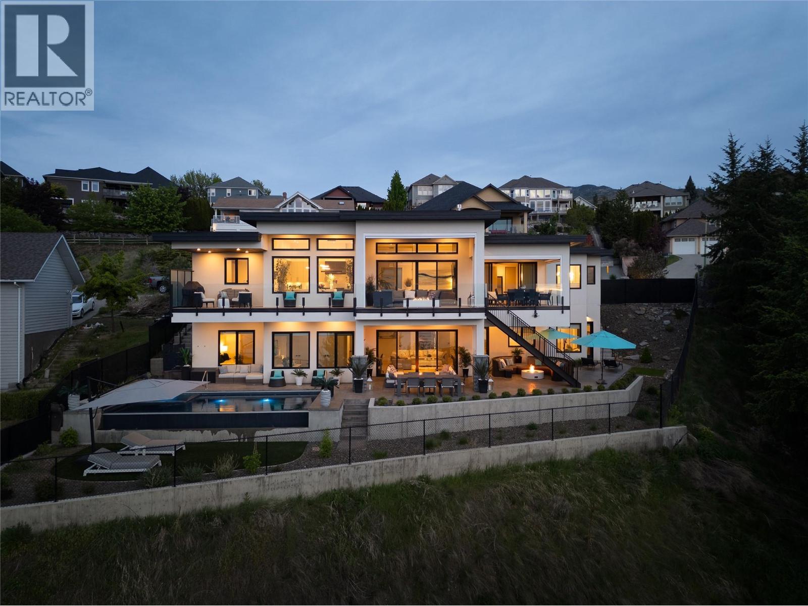 392 Stellar Dr, Kelowna, BC V1W 4K4