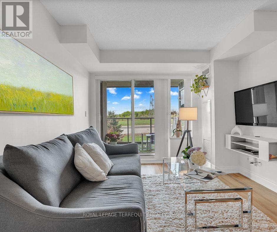 210 273 South Park Rd, Markham, ON L3T 0B5