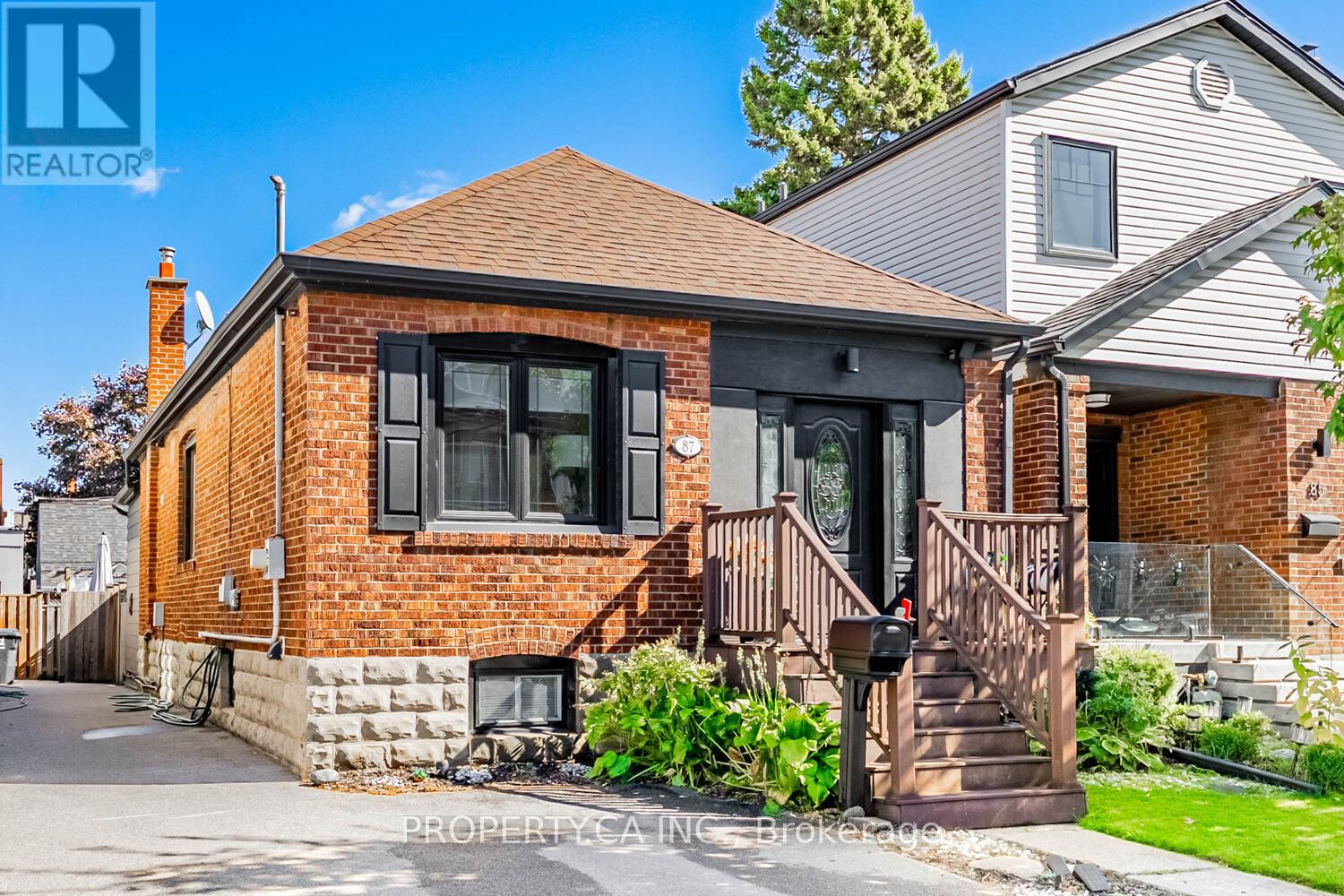 87 Fourth St, Toronto, ON M8V 2Y4