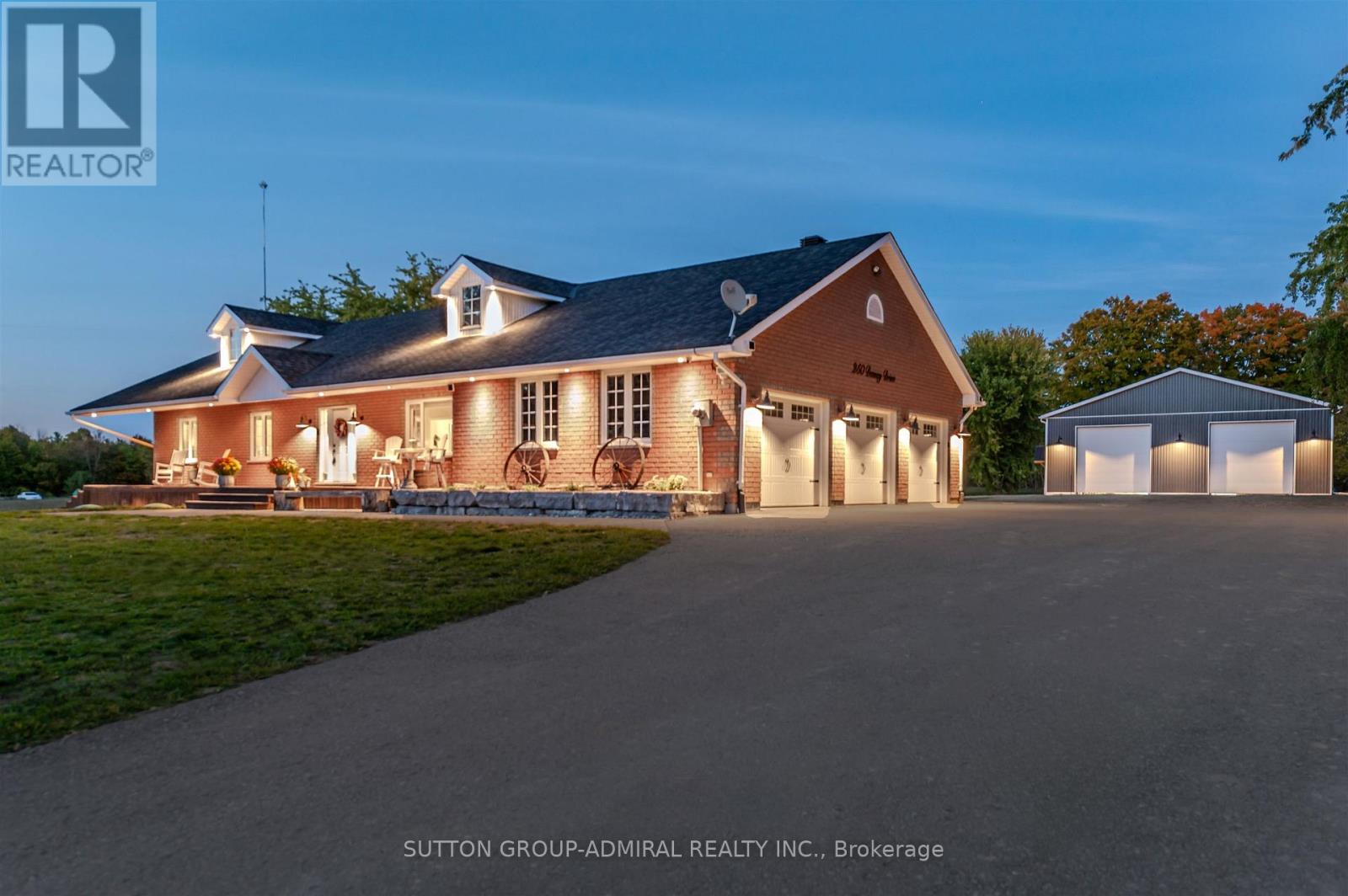 250 Denney Dr, Essa, ON L3W 0T8