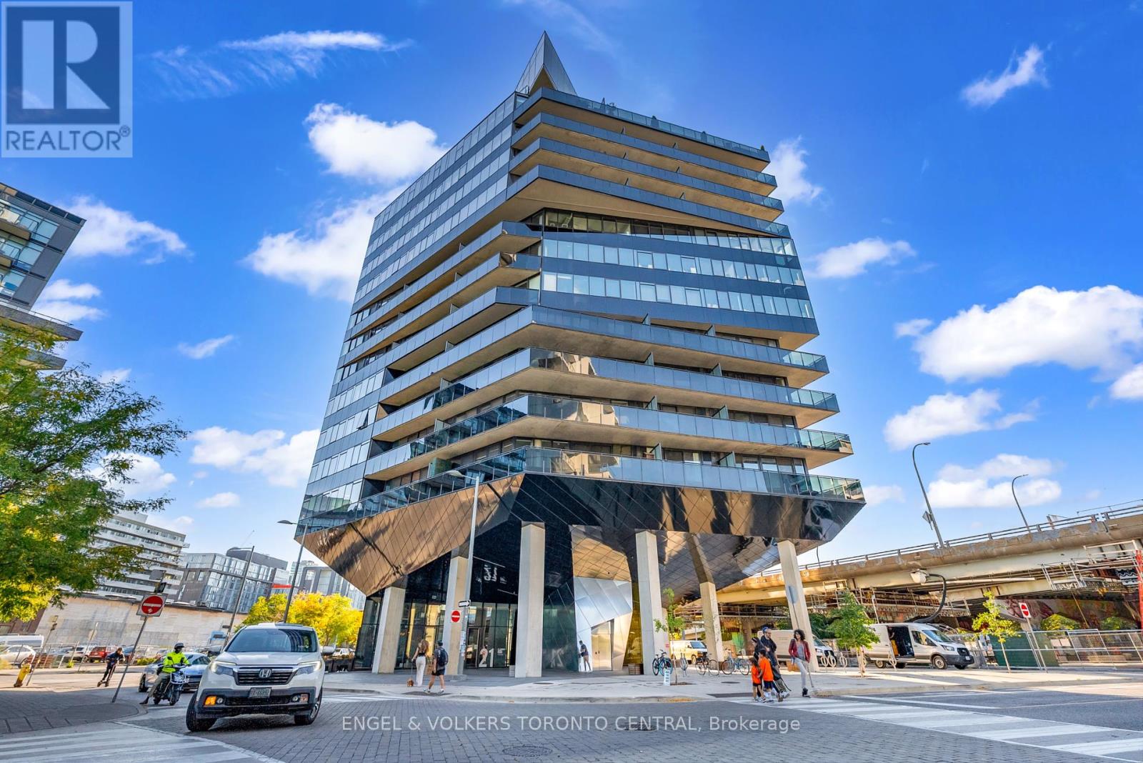 310 21 Lawren Harris Sq, Toronto, ON M5A 0T4