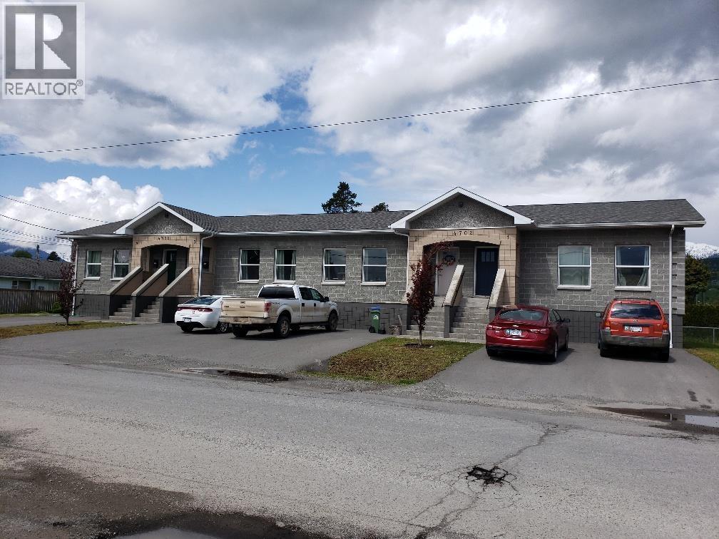4702 Park Ave, Terrace, BC V8G 1W1