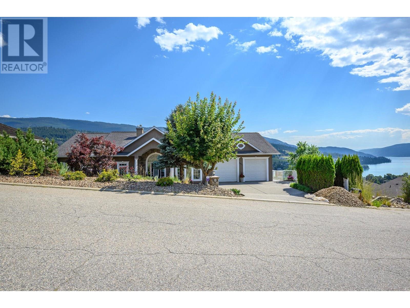 8853 Braeburn Dr, Coldstream, BC V1B 3W8