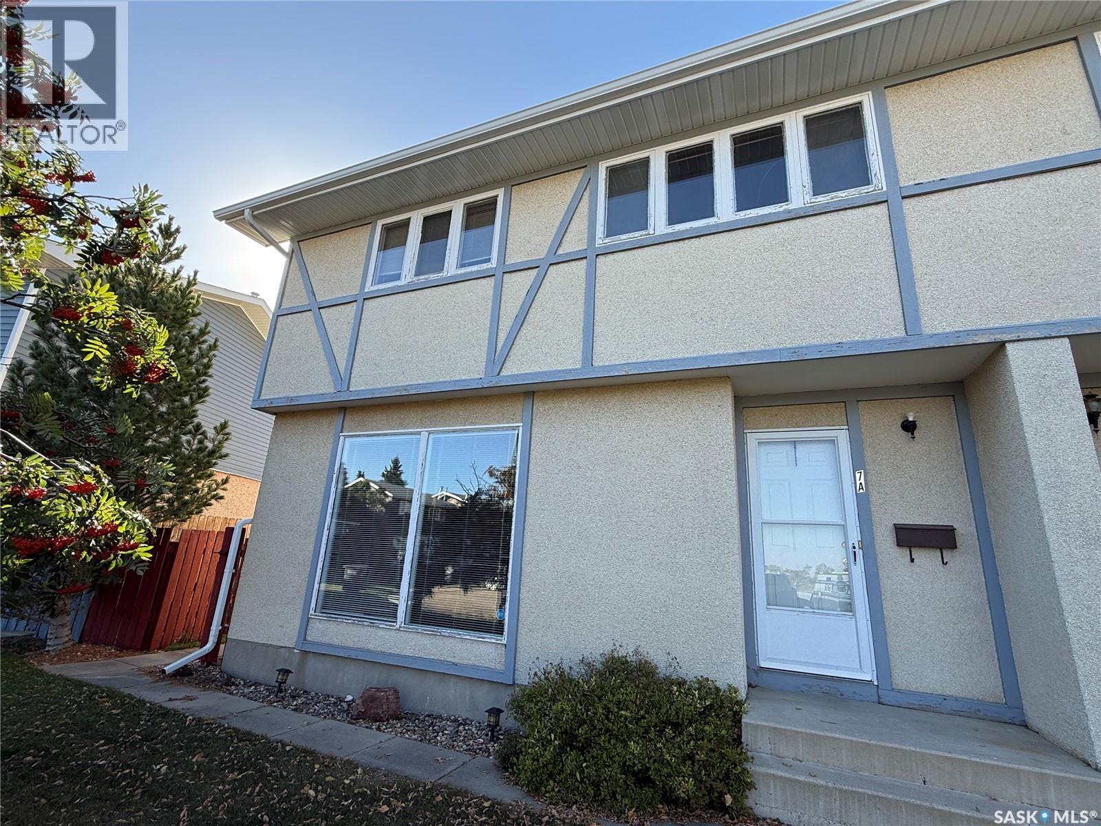 7 Maple Pl #a, Lanigan, SK S0K 2M0