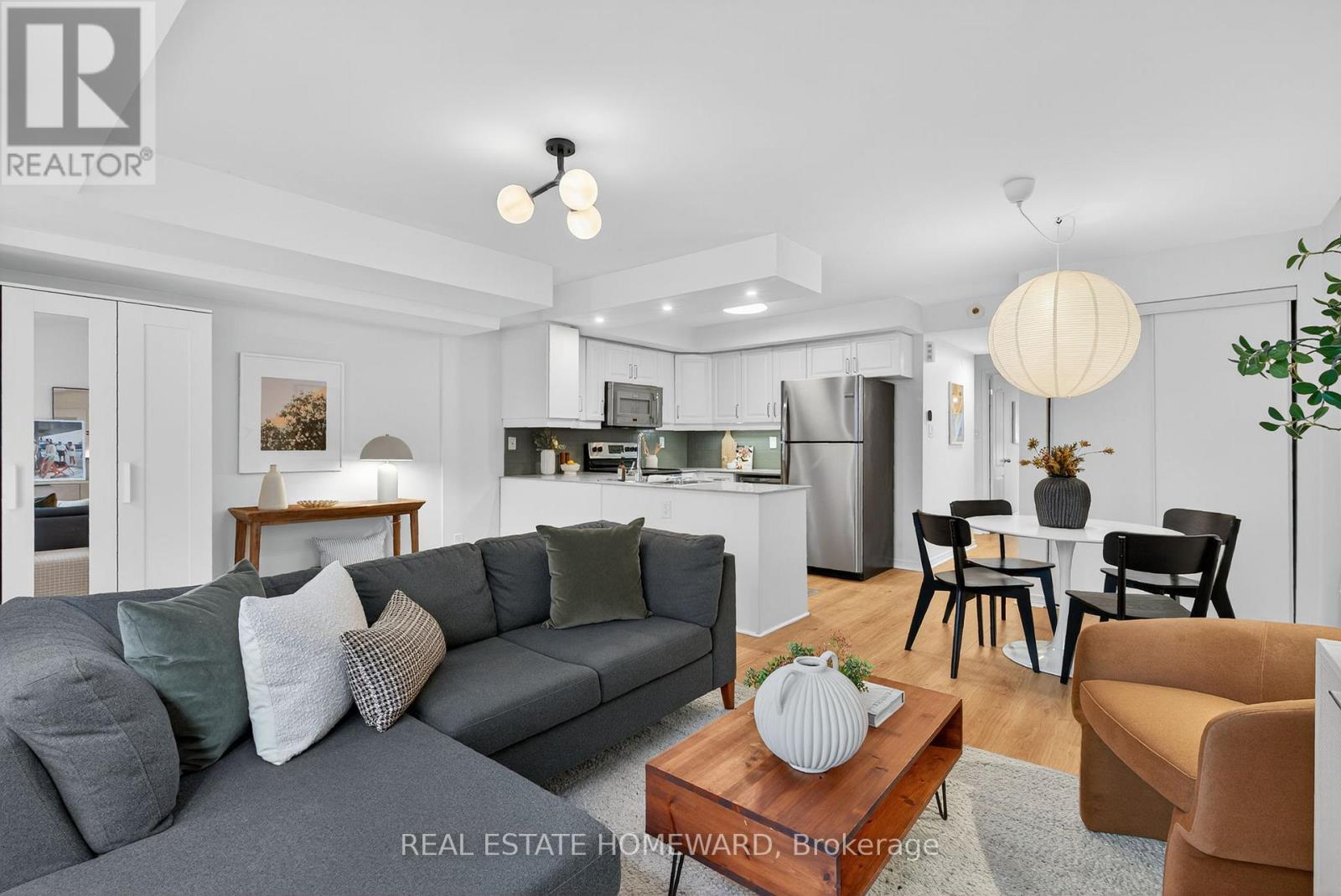 1 11 Frances Loring Ln, Toronto, ON M4M 3E8