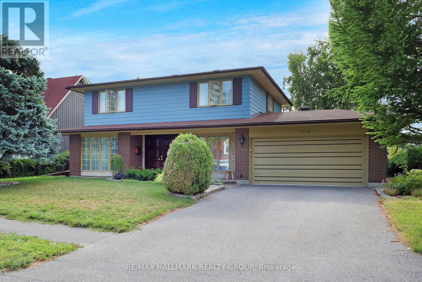 1712 Playfair Dr, Ottawa, ON K1H 5S6