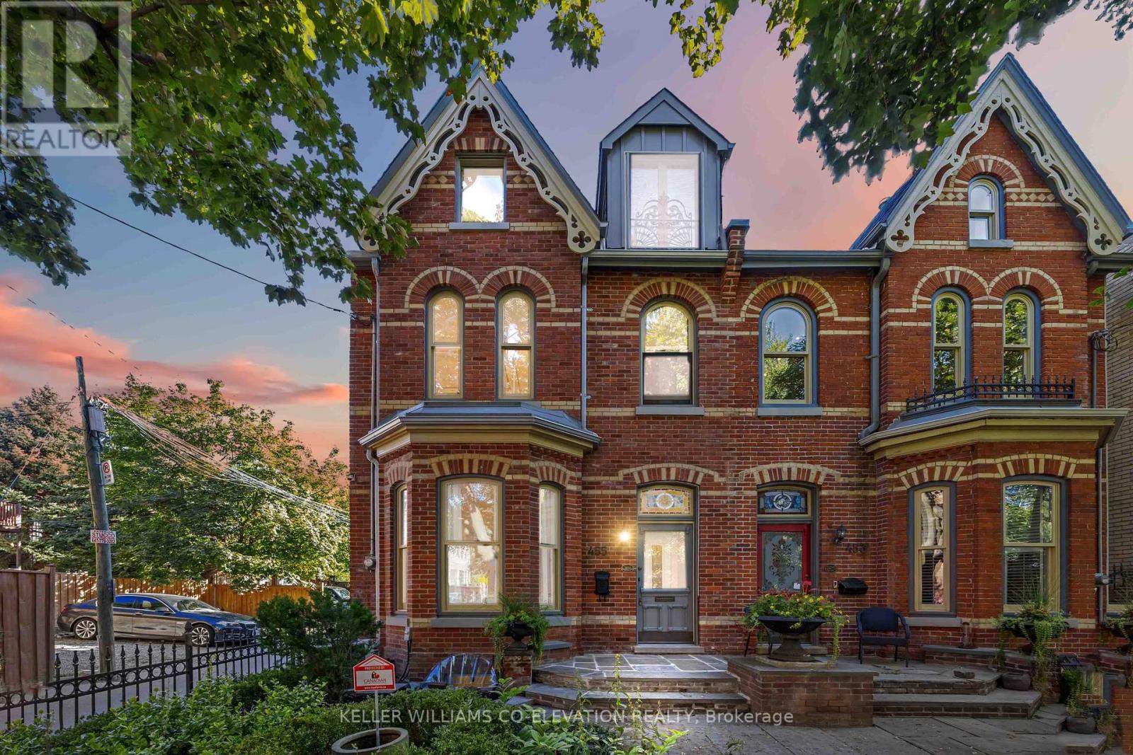 455 Ontario St, Toronto, ON M5A 2V9
