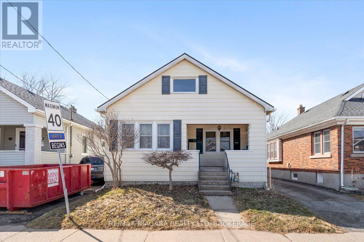 53 Marquis St, St. Catharines, ON L2R 4Y7