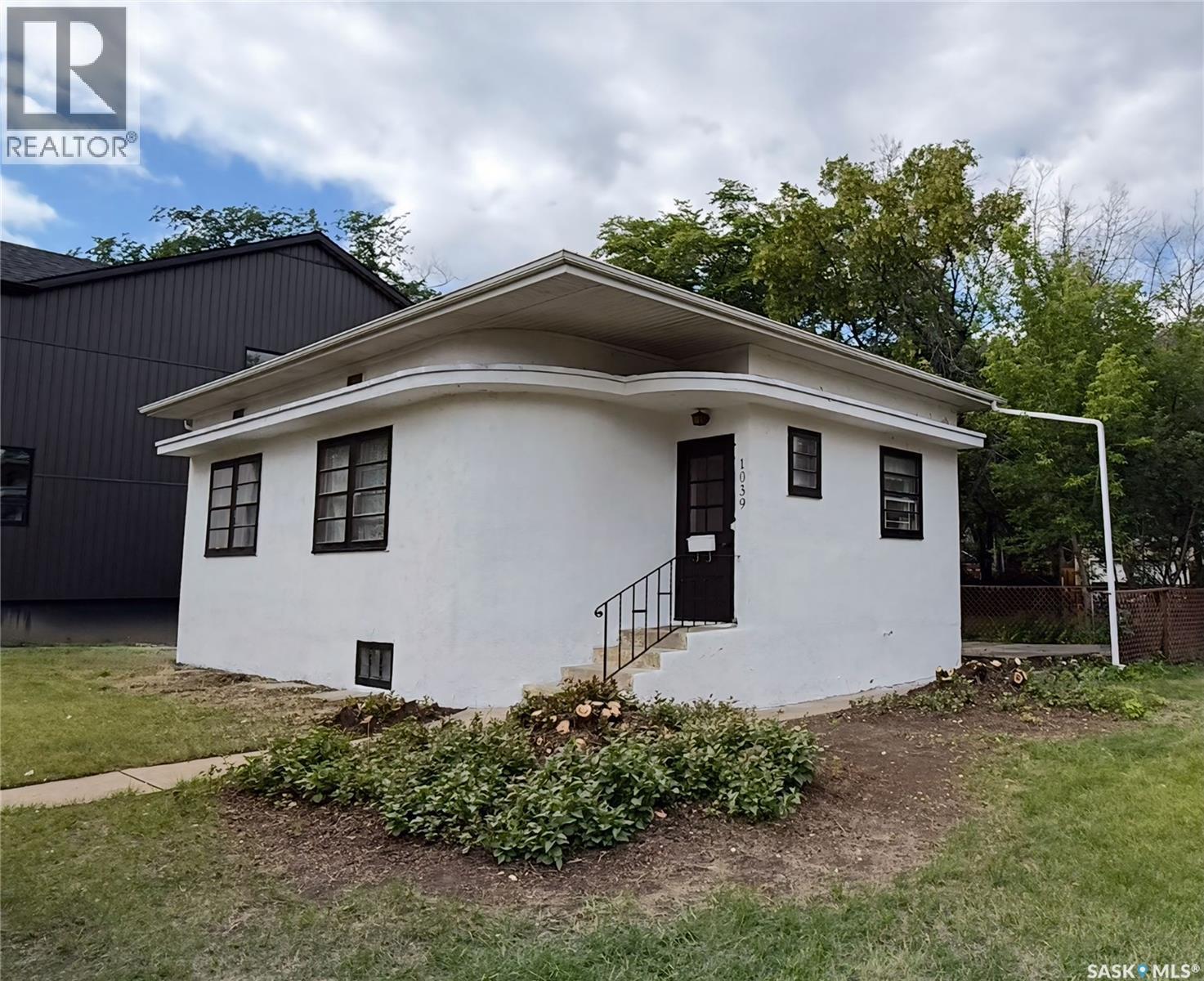 1039 Main St, Saskatoon, SK S7H 0K8