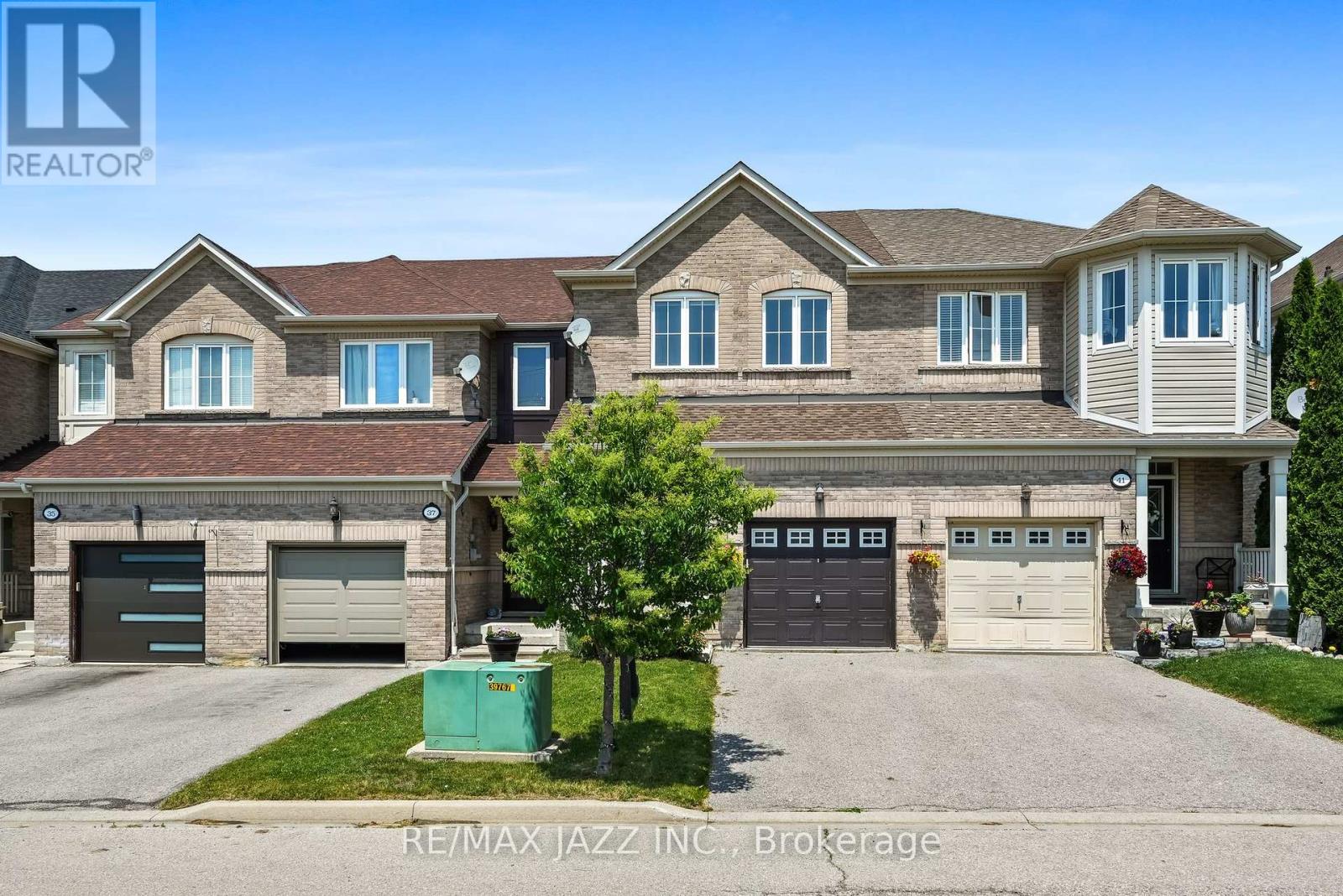 39 Silverwood Cir, Ajax, ON L1Z 0A3