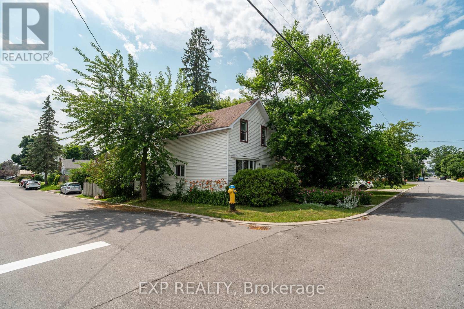 294 Moffatt St, Carleton Place, ON K7C 3L4