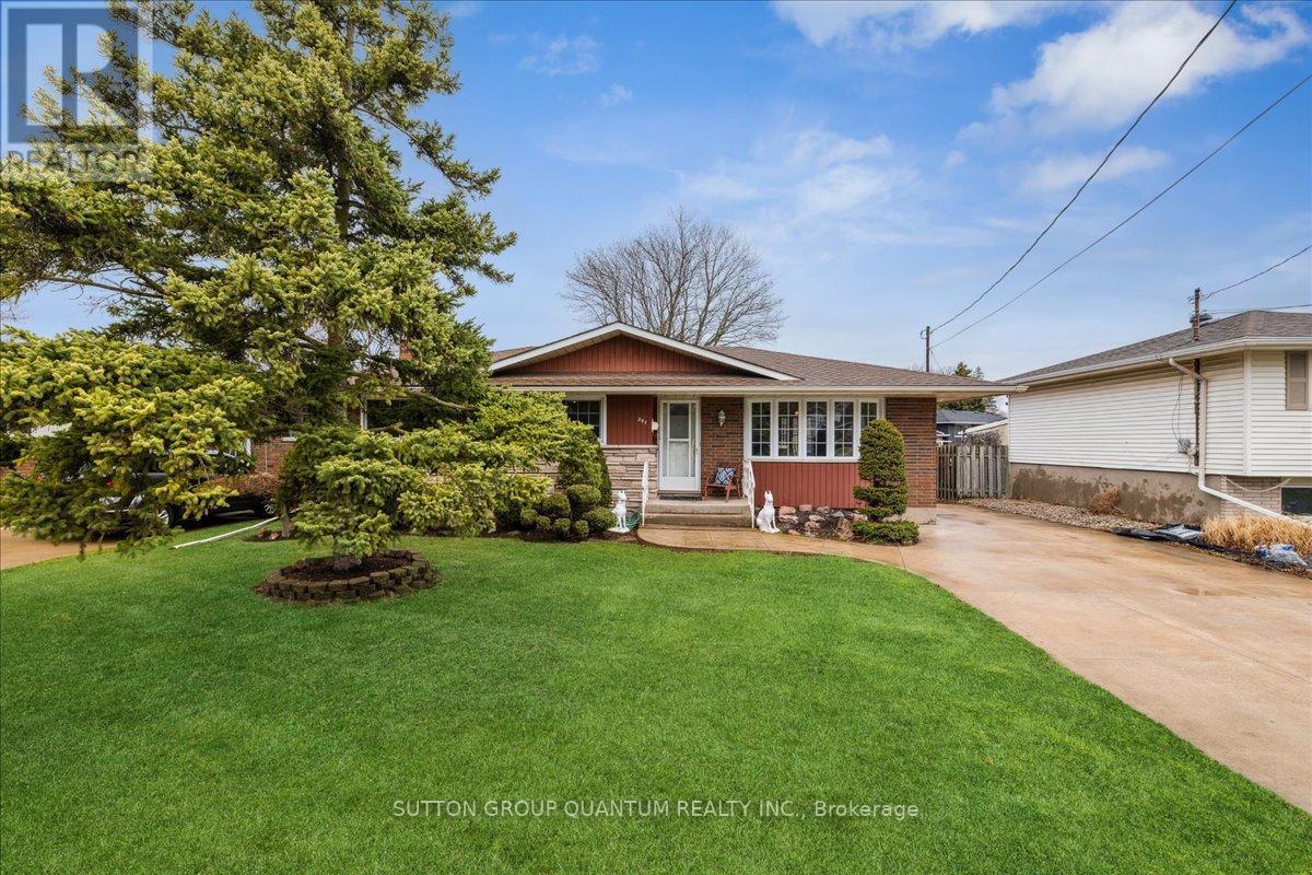 297 Lakeshore Rd, St. Catharines Lakeshore, ON L2M 1S1