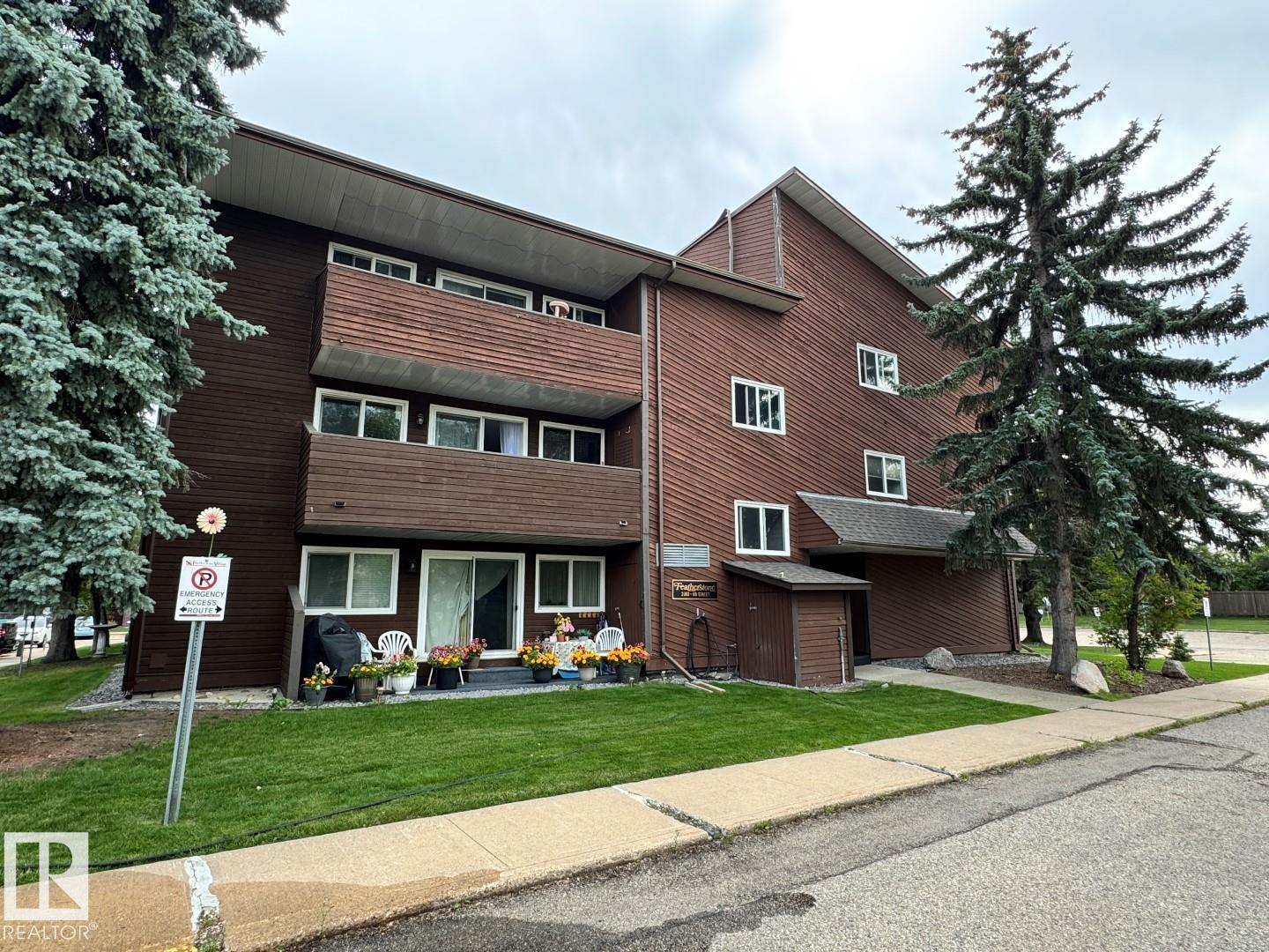 2303 119 Street Northwest #101, Edmonton, AB T6J 4E2