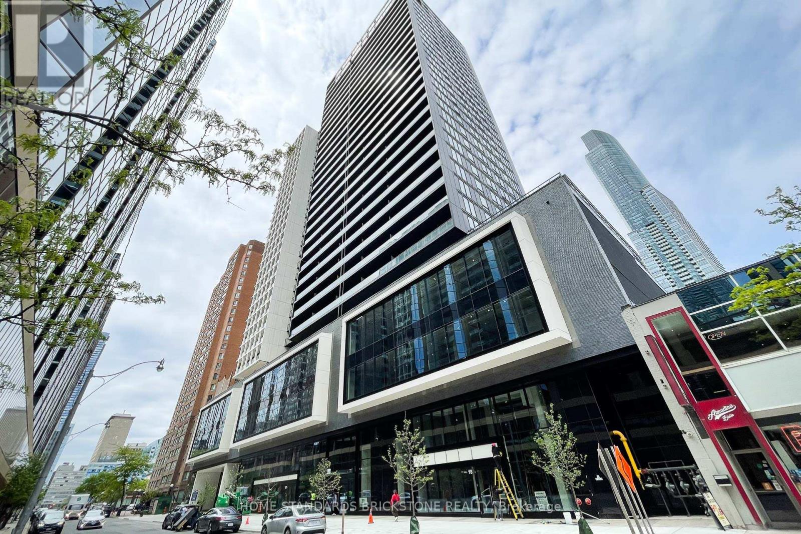 510 20 Edward St, Toronto, ON M5G 0C5