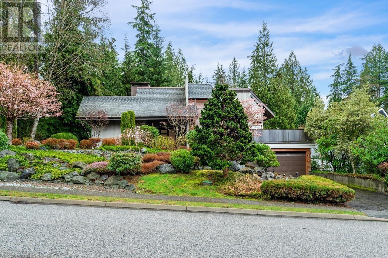 5344 Cliffridge Ave, North Vancouver, BC V7R 3V4